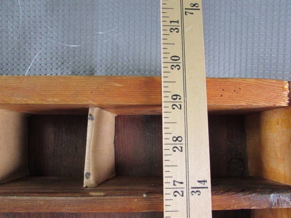 RUSTIC WOODEN SHELF & HORSESHOE COAT RACK