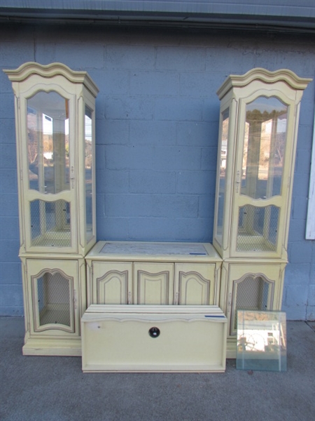 4-PIECE STANLEY FURNITURE VINTAGE STYLE DISPLAY CABINET