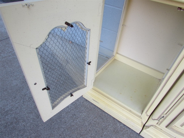 4-PIECE STANLEY FURNITURE VINTAGE STYLE DISPLAY CABINET