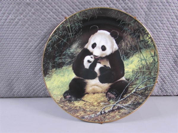 GRIZZLY & PANDA BEAR COLLECTORS PLATES