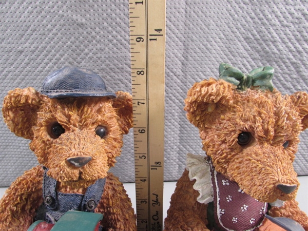 RESIN SITTING BOY & GIRL TEDDY BEAR BANKS