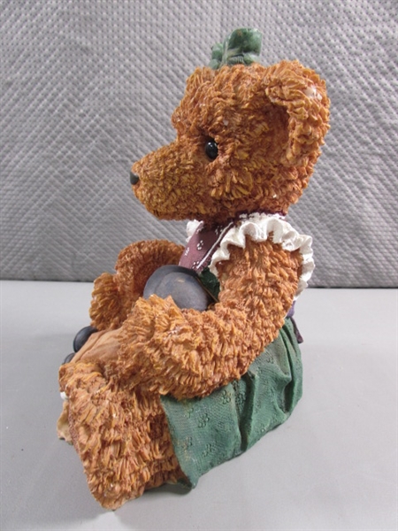RESIN SITTING BOY & GIRL TEDDY BEAR BANKS