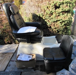 PIBBS PEDICURE SPA CHAIR W/TECHNICIAN CHAIR & EXTRA PUMP