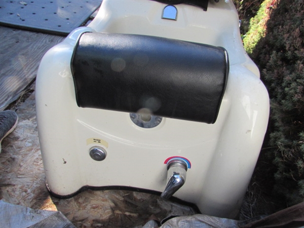 PIBBS PEDICURE SPA CHAIR W/TECHNICIAN CHAIR & EXTRA PUMP