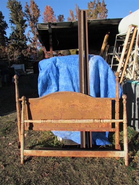 RUSTY, RUSTIC METAL DOUBLE BED FRAME
