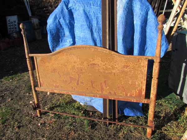 RUSTY, RUSTIC METAL DOUBLE BED FRAME