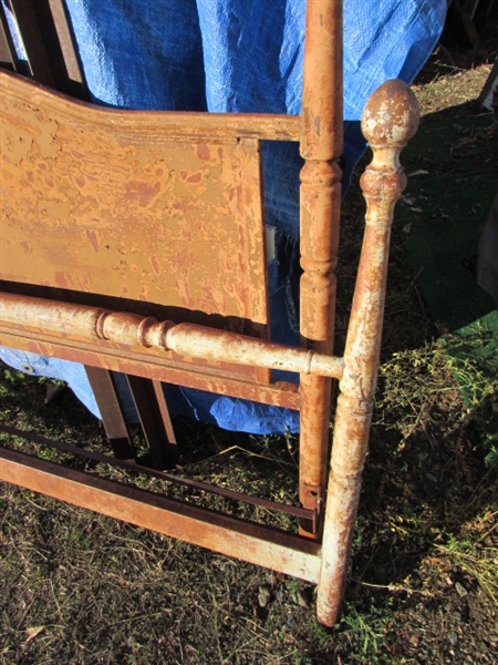 RUSTY, RUSTIC METAL DOUBLE BED FRAME