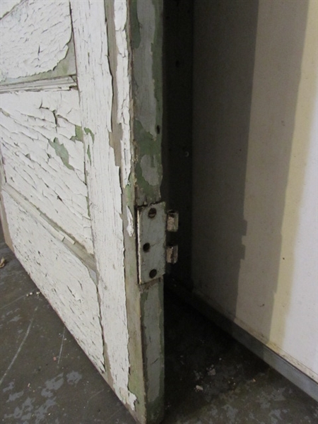 ANTIQUE SOLID WOOD DOOR