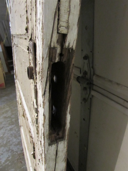 ANTIQUE SOLID WOOD DOOR