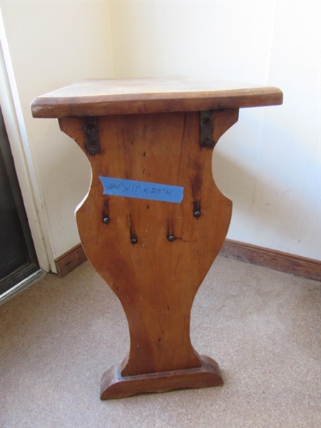 VINTAGE WOOD SIDE TABLE