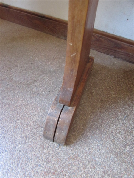VINTAGE WOOD SIDE TABLE