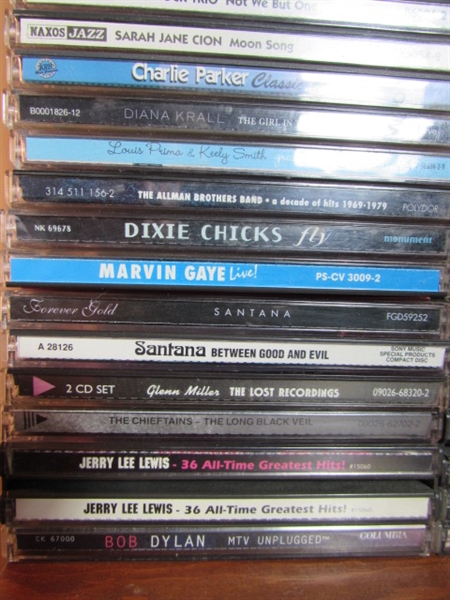 LARGE COLLECTION OF CDS