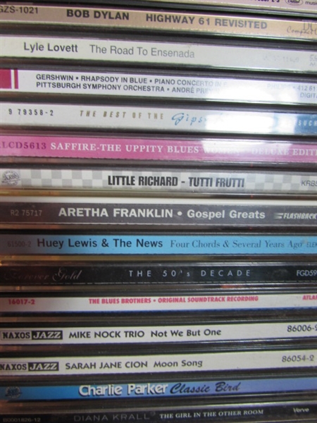 LARGE COLLECTION OF CDS