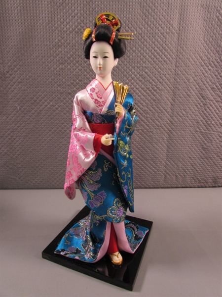 PORCELAIN GEISHA DOLL