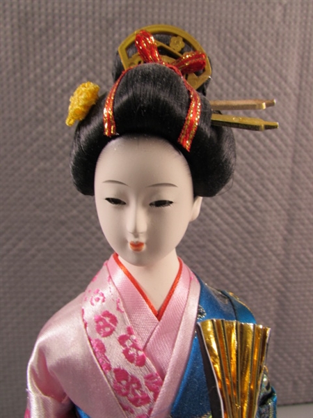 PORCELAIN GEISHA DOLL
