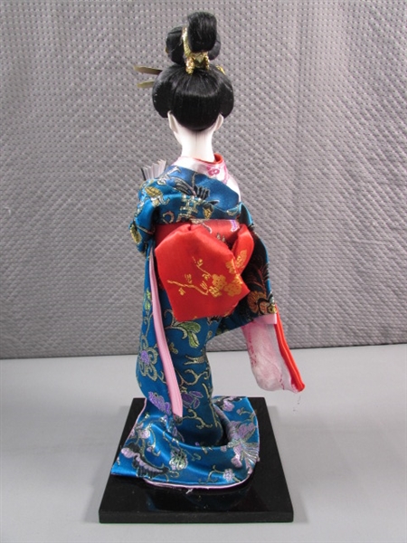 PORCELAIN GEISHA DOLL