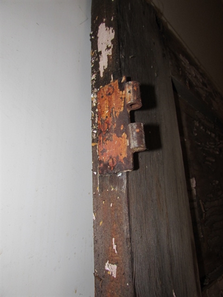 ANTIQUE SOLID WOOD DOOR