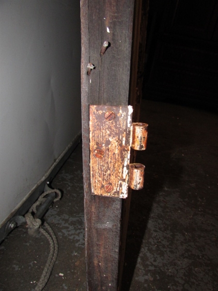 ANTIQUE SOLID WOOD DOOR