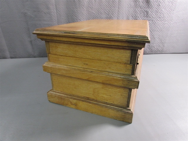 6-COMPARTMENT WOODEN STORAGE BOX