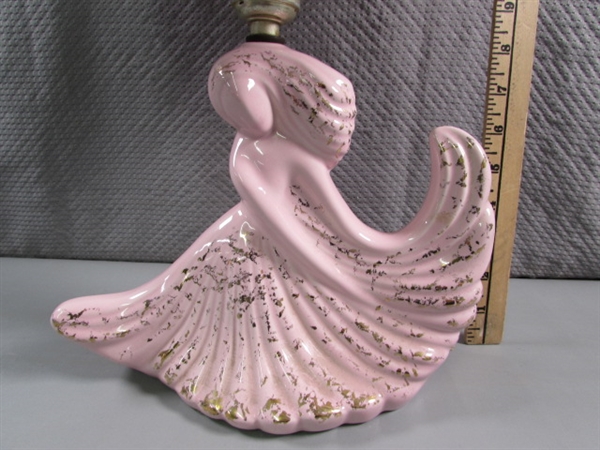 VINTAGE PINK DECOR