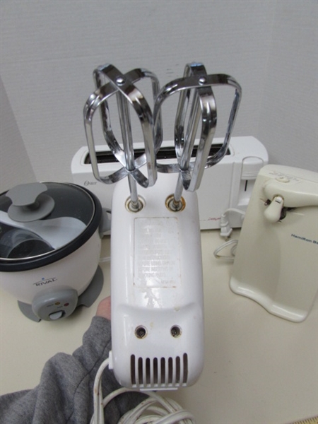ASSORTED KITCHEN APPLIANCES