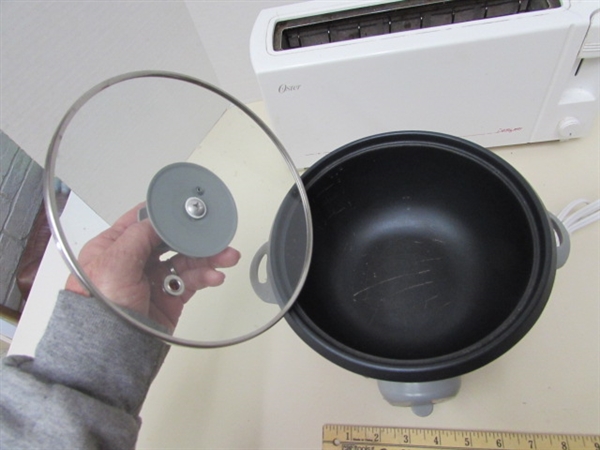 ASSORTED KITCHEN APPLIANCES