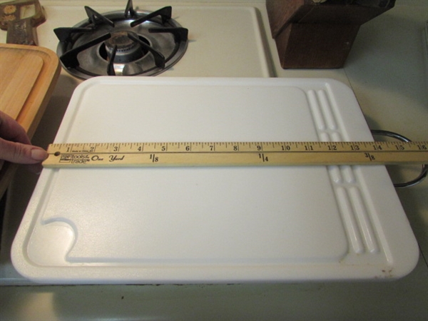 CUTTING BOARDS, TRIVET & KITCHEN KNIVES