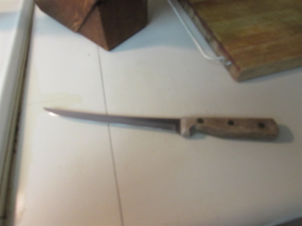 CUTTING BOARDS, TRIVET & KITCHEN KNIVES