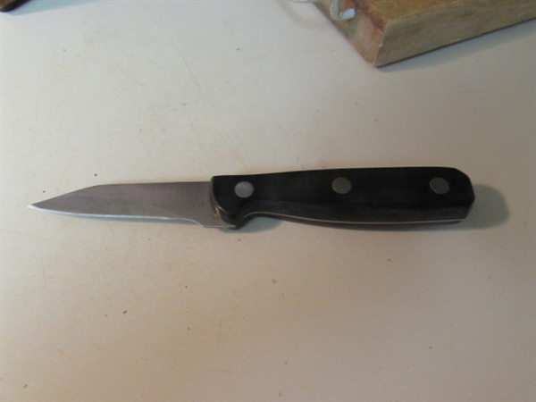 CUTTING BOARDS, TRIVET & KITCHEN KNIVES