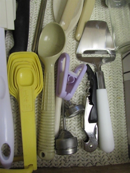 CONTENTS OF UTENSIL DRAWER #1