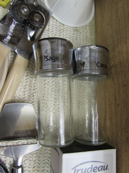 CONTENTS OF UTENSIL DRAWER #1
