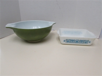 LARGE GREEN PYREX BOWL & "BLUE HORIZON" REFRIGERATOR DISH