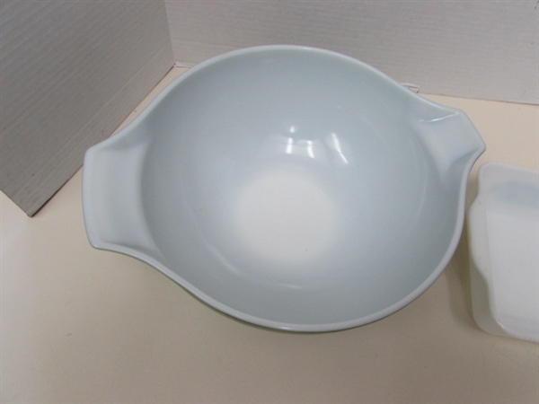 LARGE GREEN PYREX BOWL & BLUE HORIZON REFRIGERATOR DISH