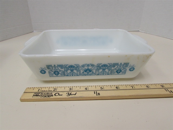LARGE GREEN PYREX BOWL & BLUE HORIZON REFRIGERATOR DISH