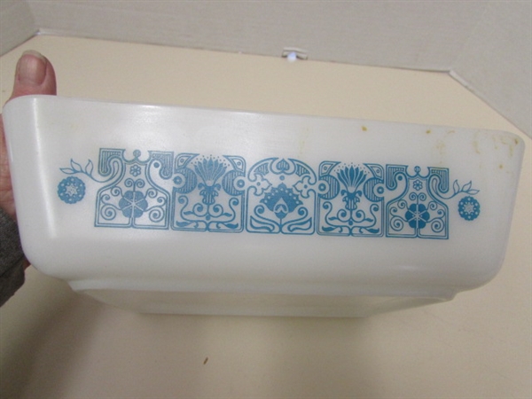 LARGE GREEN PYREX BOWL & BLUE HORIZON REFRIGERATOR DISH