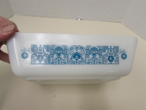 LARGE GREEN PYREX BOWL & BLUE HORIZON REFRIGERATOR DISH