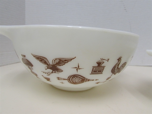 2 PYREX EARLY AMERICAN CINDERELLA NESTING BOWLS