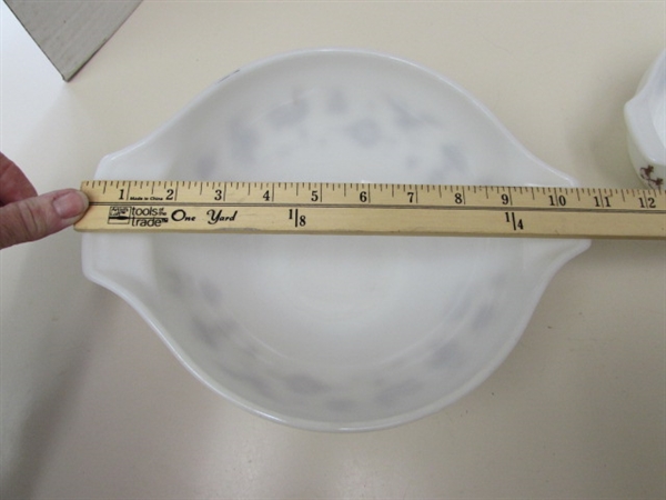 2 PYREX EARLY AMERICAN CINDERELLA NESTING BOWLS