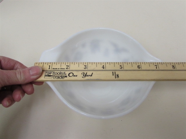 2 PYREX EARLY AMERICAN CINDERELLA NESTING BOWLS