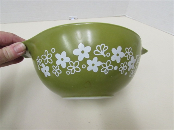 PYREX CRAZY DAISY/SPRING BLOSSOM 4-PIECE CINDERELLA NESTING BOWLS, COVERED CASSEROLE & BUTTER DISH