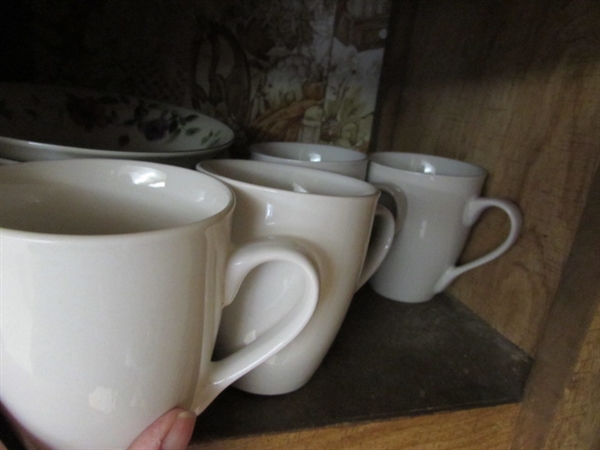 CONTENTS OF CUPBOARD - ASSORTED DINNERWARE