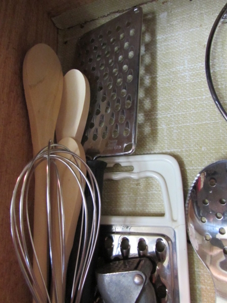 CONTENTS OF UTENSIL DRAWER #2