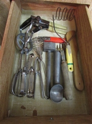 CONTENTS OF UTENSIL DRAWER #3 - VINTAGE UTENSILS