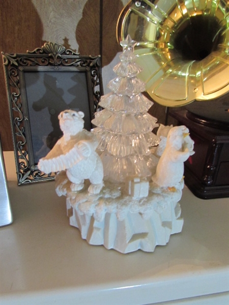 PICTURE FRAMES, MUSIC BOXES & DECOR