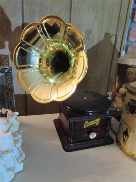 PICTURE FRAMES, MUSIC BOXES & DECOR