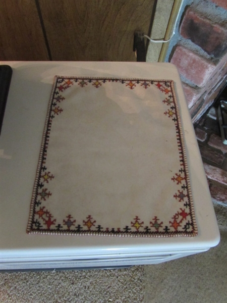 PICTURE FRAMES, MUSIC BOXES & DECOR
