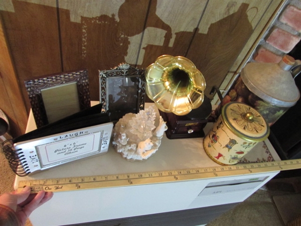 PICTURE FRAMES, MUSIC BOXES & DECOR