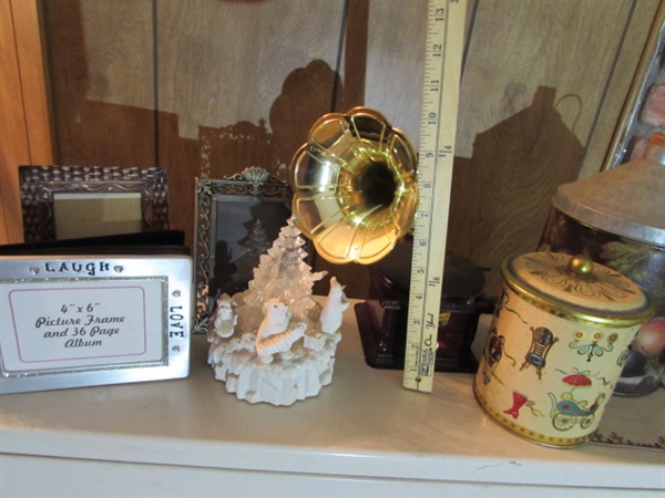 PICTURE FRAMES, MUSIC BOXES & DECOR