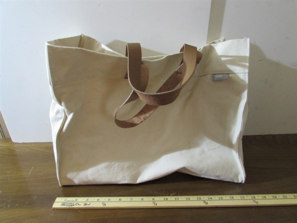 DUFFLE BAGS & TOTES