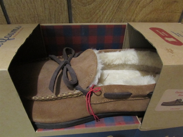 MEN'S SIZE 11 BOOTS & SLIPPERS - NEW